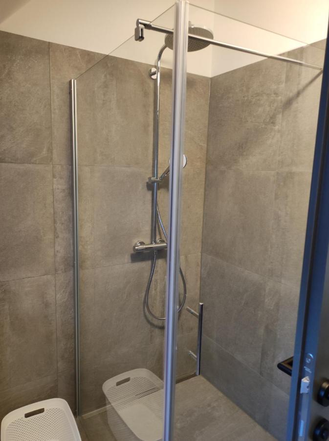Luxurioeses Penthouse Mit Blick Auf Die Uno-City Und Dem Kaiserwasser. 3Schlafzimmer, 2 Baeder, Privat Lift Ins Apartment Βιέννη Εξωτερικό φωτογραφία