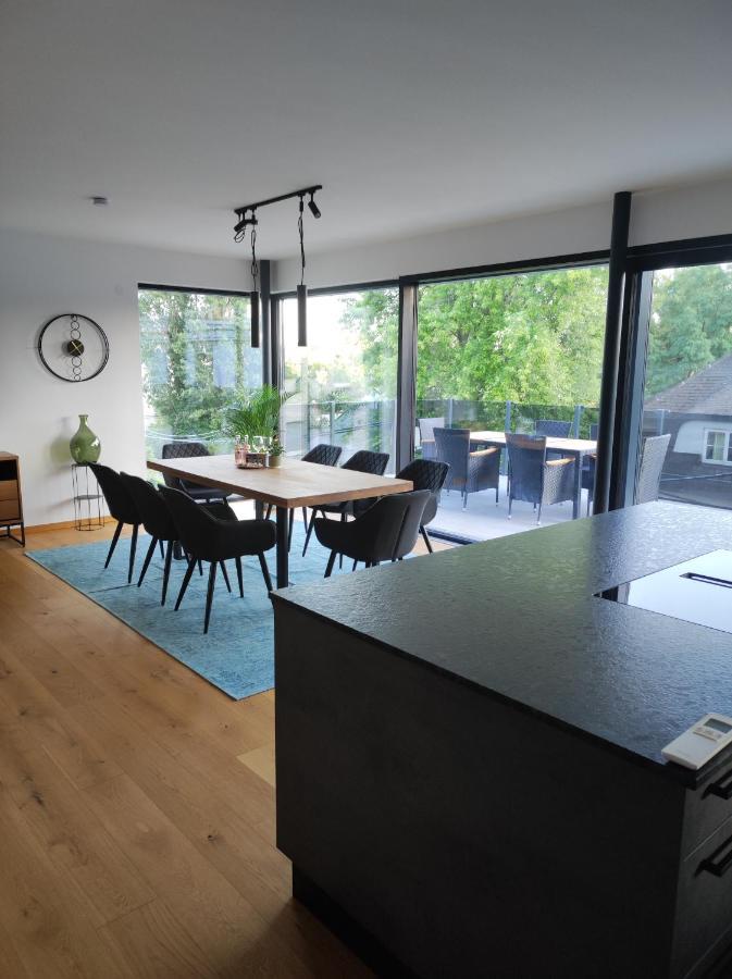 Luxurioeses Penthouse Mit Blick Auf Die Uno-City Und Dem Kaiserwasser. 3Schlafzimmer, 2 Baeder, Privat Lift Ins Apartment Βιέννη Εξωτερικό φωτογραφία