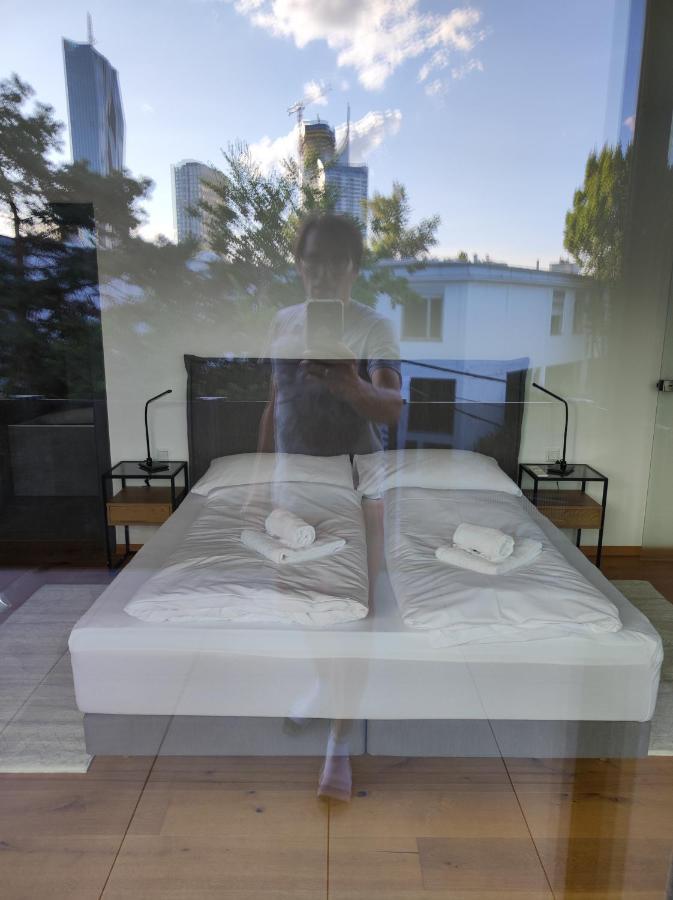 Luxurioeses Penthouse Mit Blick Auf Die Uno-City Und Dem Kaiserwasser. 3Schlafzimmer, 2 Baeder, Privat Lift Ins Apartment Βιέννη Εξωτερικό φωτογραφία
