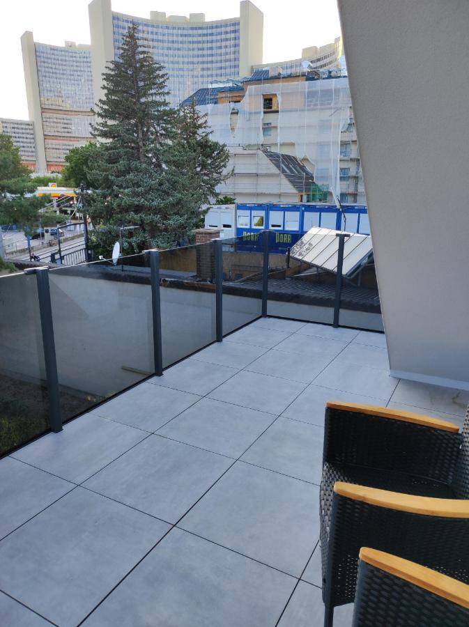 Luxurioeses Penthouse Mit Blick Auf Die Uno-City Und Dem Kaiserwasser. 3Schlafzimmer, 2 Baeder, Privat Lift Ins Apartment Βιέννη Εξωτερικό φωτογραφία