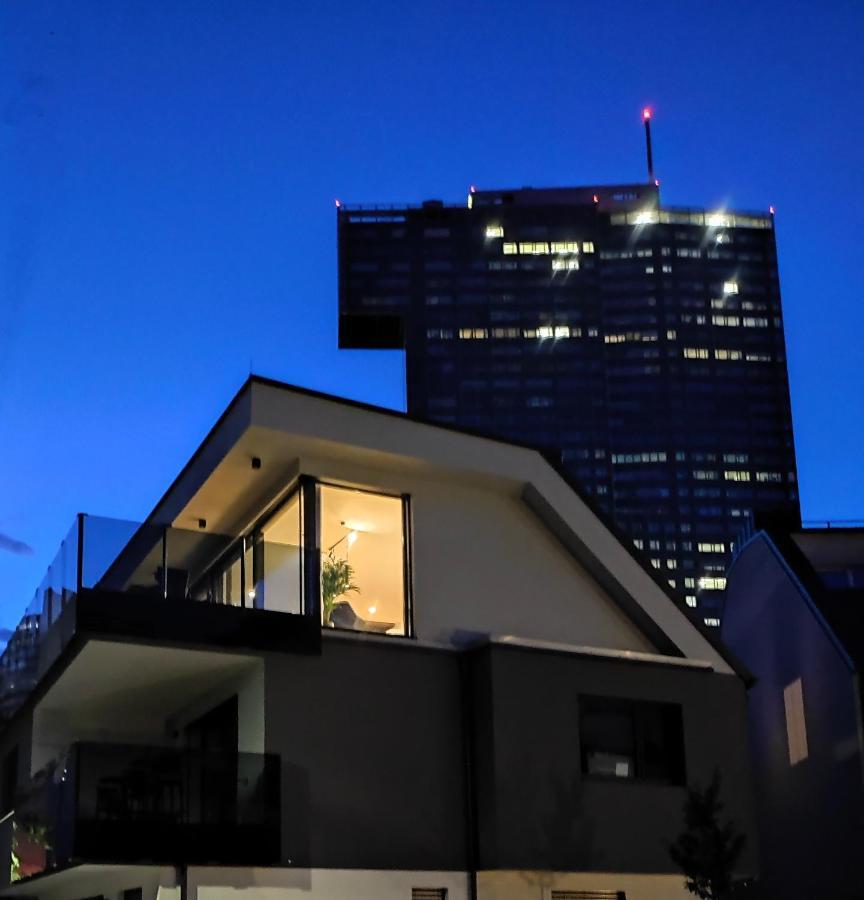 Luxurioeses Penthouse Mit Blick Auf Die Uno-City Und Dem Kaiserwasser. 3Schlafzimmer, 2 Baeder, Privat Lift Ins Apartment Βιέννη Εξωτερικό φωτογραφία