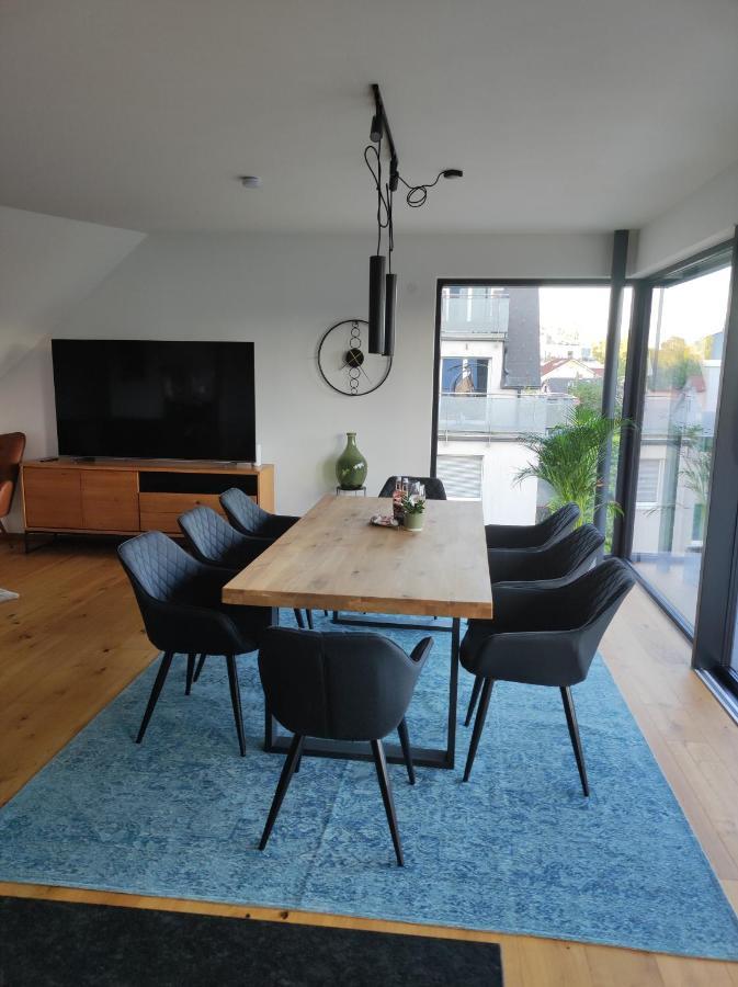 Luxurioeses Penthouse Mit Blick Auf Die Uno-City Und Dem Kaiserwasser. 3Schlafzimmer, 2 Baeder, Privat Lift Ins Apartment Βιέννη Εξωτερικό φωτογραφία