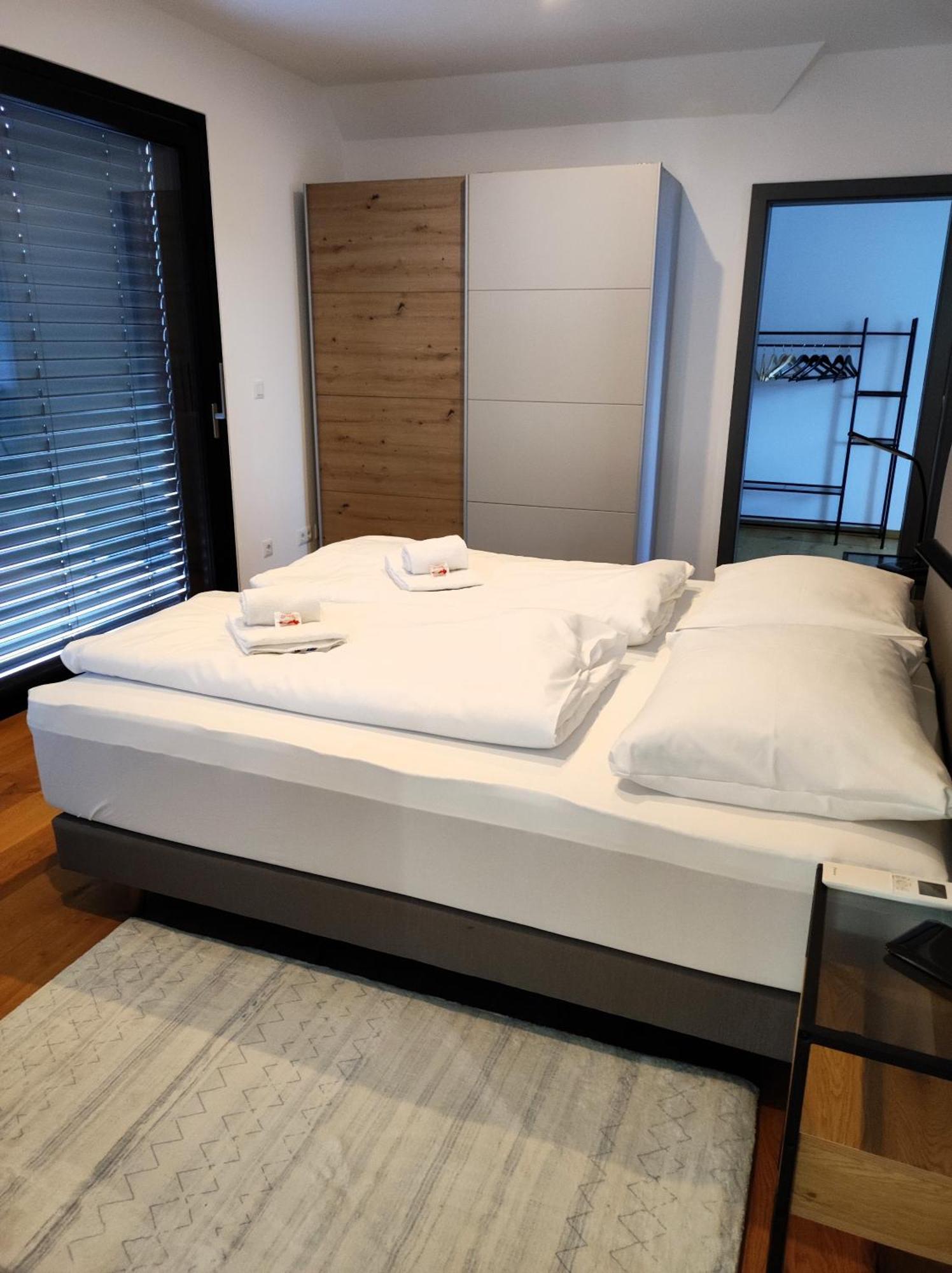 Luxurioeses Penthouse Mit Blick Auf Die Uno-City Und Dem Kaiserwasser. 3Schlafzimmer, 2 Baeder, Privat Lift Ins Apartment Βιέννη Εξωτερικό φωτογραφία
